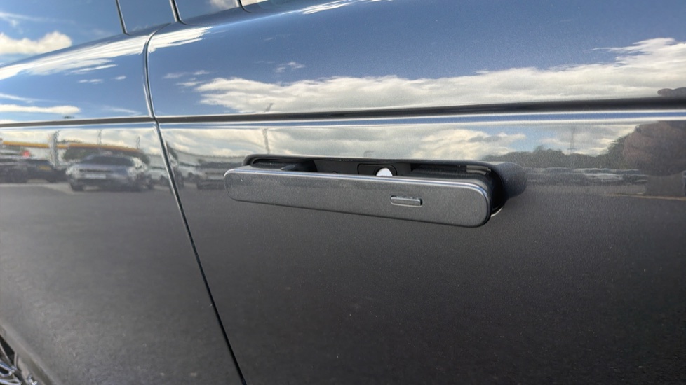 Land Rover Range Rover 3.0 P440e Autobiography 4dr Auto Estate - Image 27