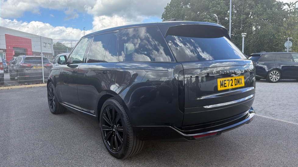 Land Rover Range Rover 3.0 P440e Autobiography 4dr Auto Estate - Image 32
