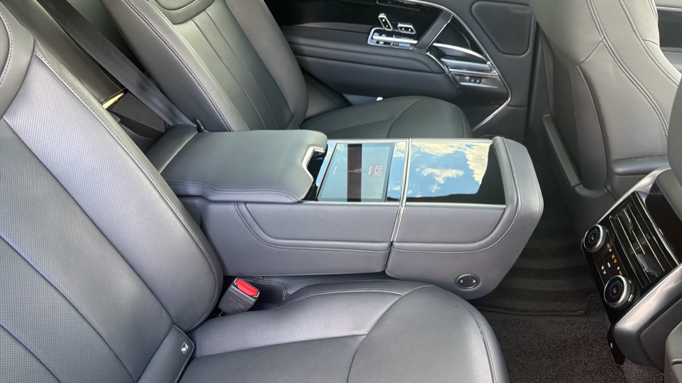 Land Rover Range Rover 3.0 P440e Autobiography 4dr Auto Estate - Image 45