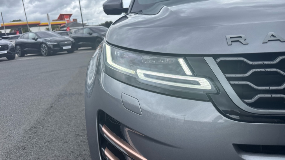 Land Rover Range Rover Evoque 2.0 D240 R-Dynamic HSE 5dr Auto Diesel Hatchback - Image 17