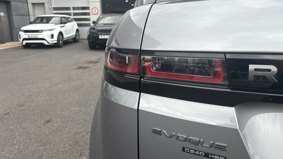 Land Rover Range Rover Evoque 2.0 D240 R-Dynamic HSE 5dr Auto Diesel Hatchback - Image 19
