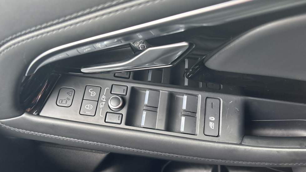 Land Rover Range Rover Evoque 2.0 D240 R-Dynamic HSE 5dr Auto Diesel Hatchback - Image 25