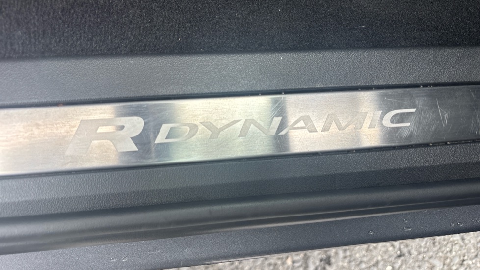 Land Rover Range Rover Evoque 2.0 D240 R-Dynamic HSE 5dr Auto Diesel Hatchback - Image 40