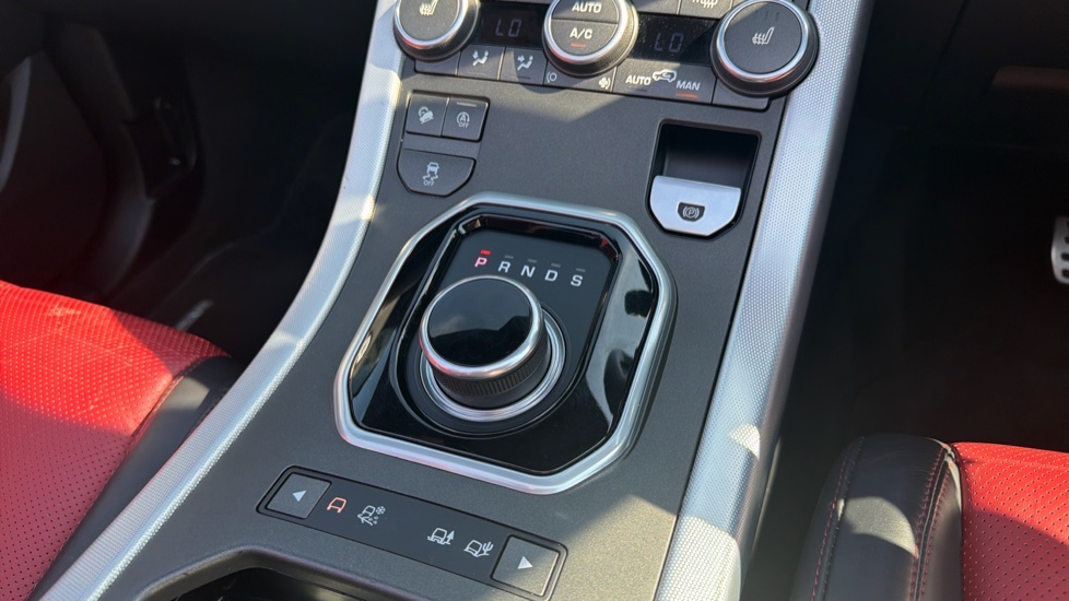 Land Rover Range Rover Evoque Convertible 2.0 TD4 HSE Dynamic 2dr Auto Diesel Convertible - Image 13