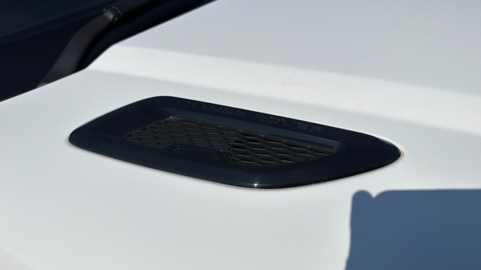 Land Rover Range Rover Evoque Convertible 2.0 TD4 HSE Dynamic 2dr Auto Diesel Convertible - Image 21