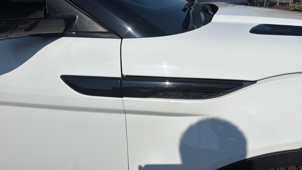 Land Rover Range Rover Evoque Convertible 2.0 TD4 HSE Dynamic 2dr Auto Diesel Convertible - Image 22