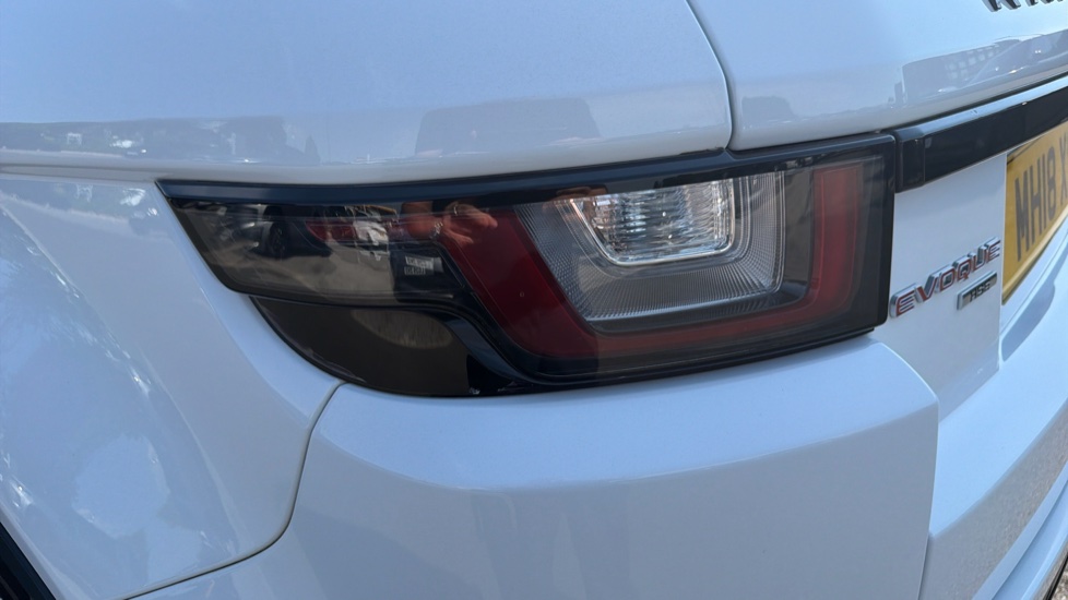 Land Rover Range Rover Evoque Convertible 2.0 TD4 HSE Dynamic 2dr Auto Diesel Convertible - Image 40
