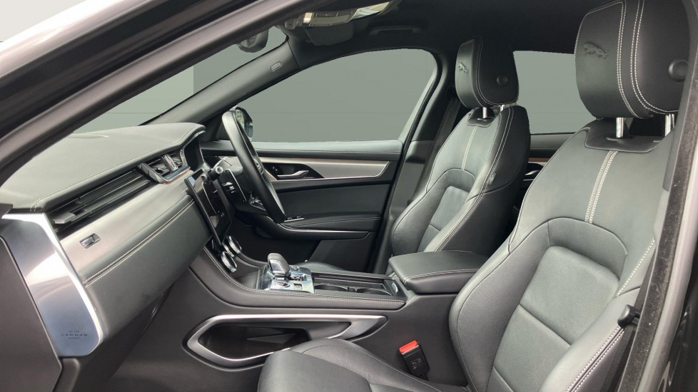 Jaguar F-Pace 2.0 D200 R-Dynamic S 5dr Auto AWD Diesel Estate - Image 3