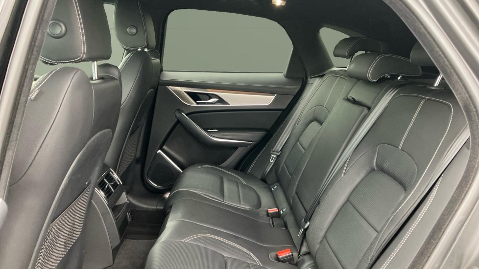 Jaguar F-Pace 2.0 D200 R-Dynamic S 5dr Auto AWD Diesel Estate - Image 4