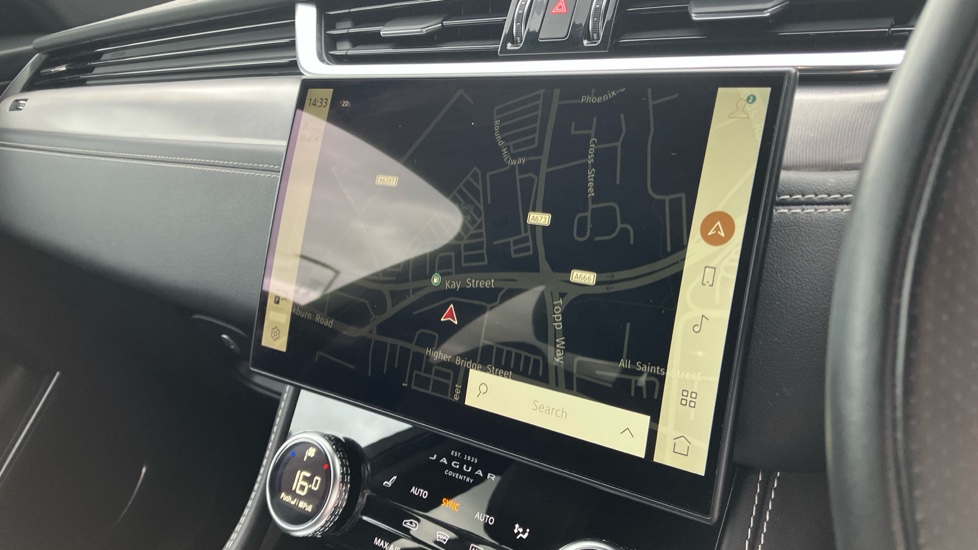 Jaguar F-Pace 2.0 D200 R-Dynamic S 5dr Auto AWD Diesel Estate - Image 11