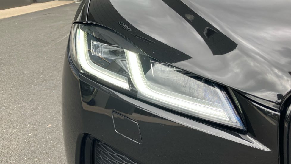 Jaguar F-Pace 2.0 D200 R-Dynamic S 5dr Auto AWD Diesel Estate - Image 17