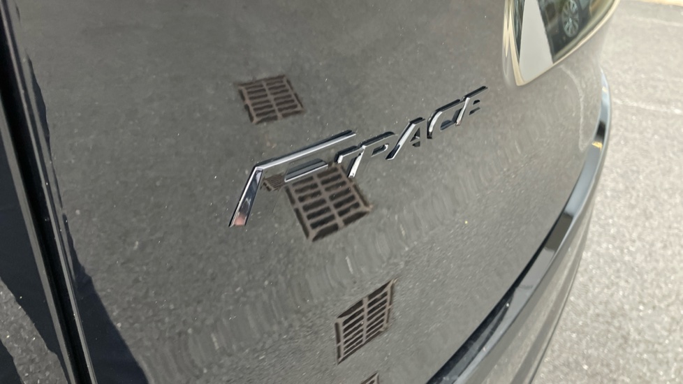 Jaguar F-Pace 2.0 D200 R-Dynamic S 5dr Auto AWD Diesel Estate - Image 34