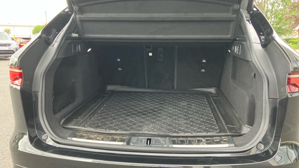 Jaguar F-Pace 2.0 D200 R-Dynamic S 5dr Auto AWD Diesel Estate - Image 36