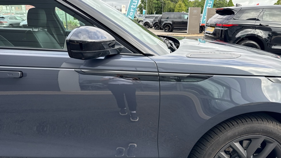 Land Rover Range Rover Velar 2.0 D200 MHEV Dynamic SE 5dr Auto Diesel Estate - Image 21