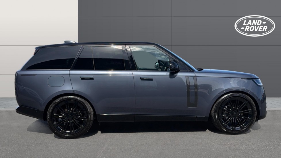 Land Rover Range Rover 3.0 D300 SE 4dr Auto Diesel Estate - Image 5