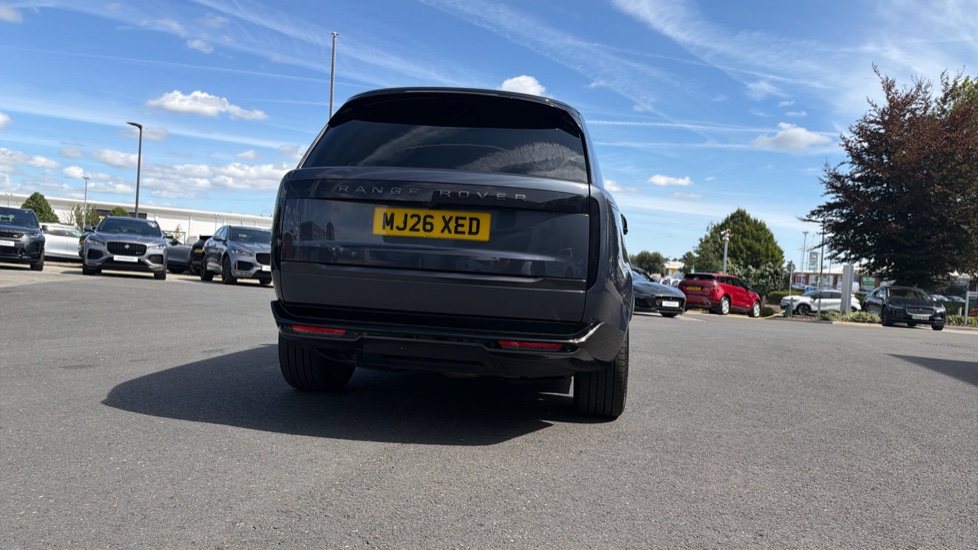 Land Rover Range Rover 3.0 D300 SE 4dr Auto Diesel Estate - Image 23