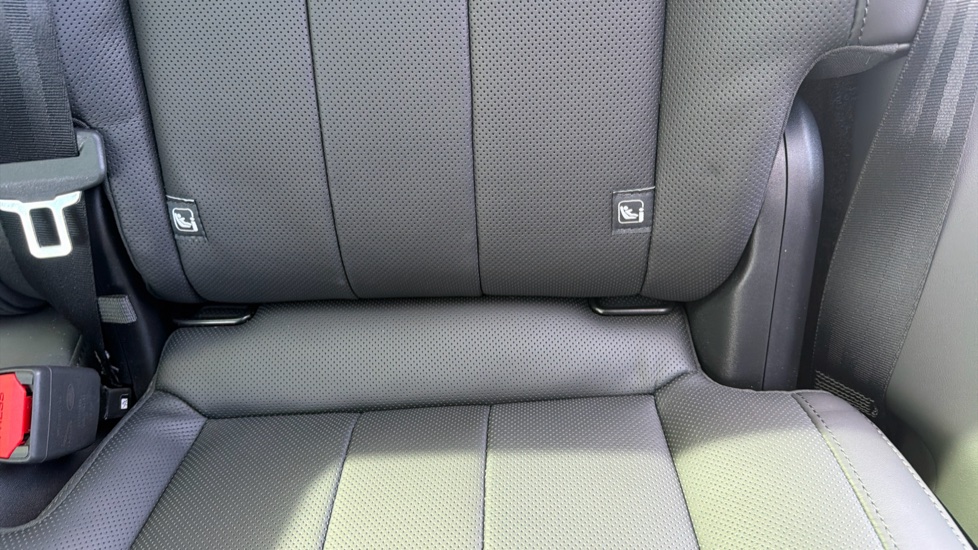 Land Rover Range Rover 3.0 D300 SE 4dr Auto Diesel Estate - Image 39