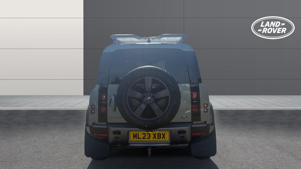 Land Rover Defender 3.0 D250 X-Dynamic HSE 110 5dr Auto Diesel Estate - Image 6