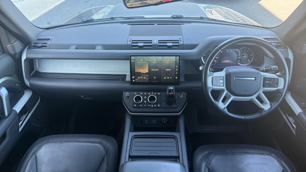 Land Rover Defender 3.0 D250 X-Dynamic HSE 110 5dr Auto Diesel Estate - Image 9