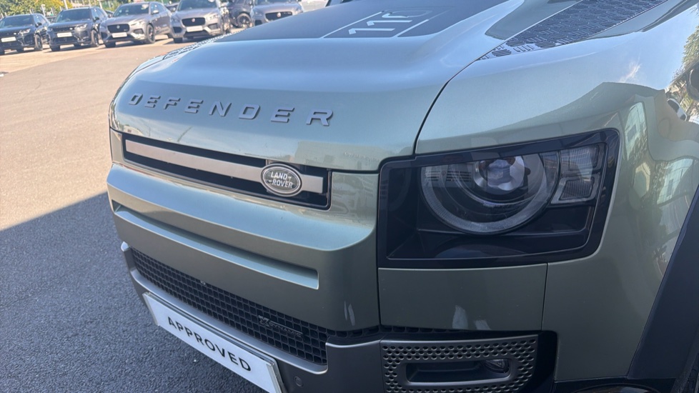 Land Rover Defender 3.0 D250 X-Dynamic HSE 110 5dr Auto Diesel Estate - Image 28