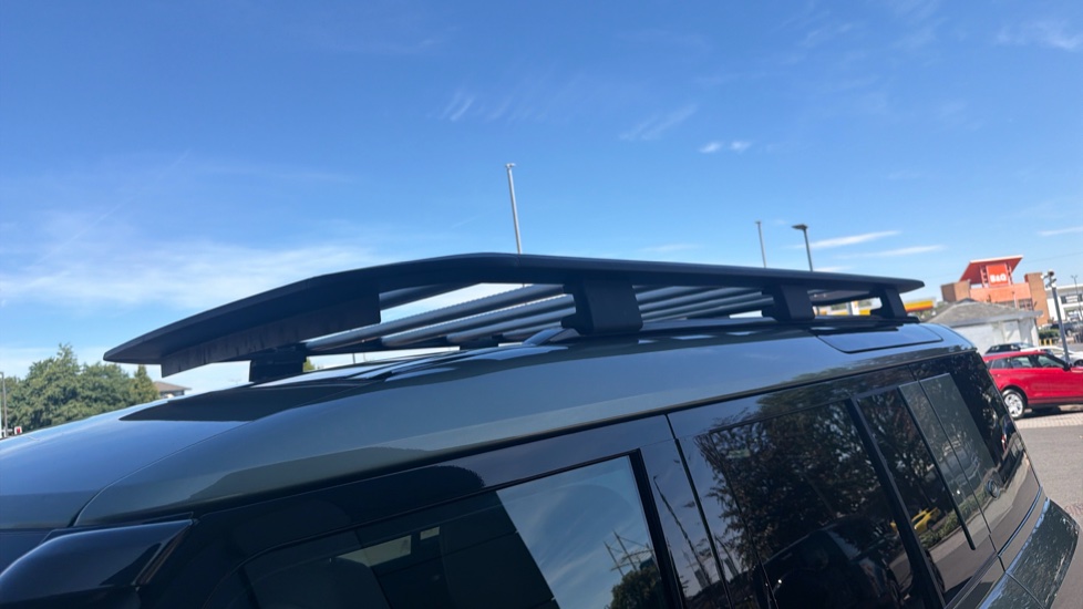Land Rover Defender 3.0 D250 X-Dynamic HSE 110 5dr Auto Diesel Estate - Image 33