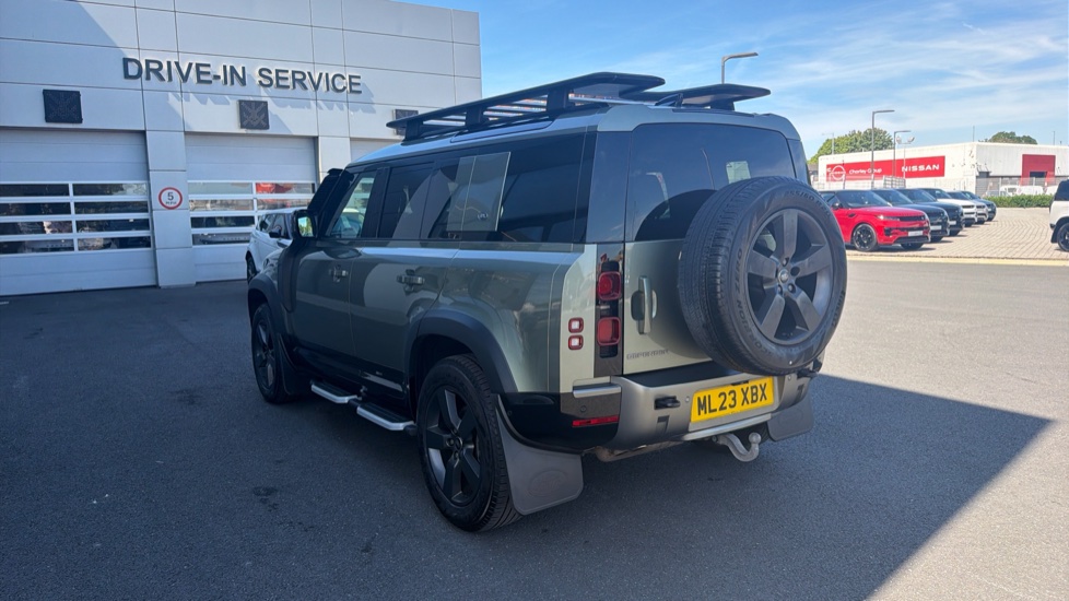 Land Rover Defender 3.0 D250 X-Dynamic HSE 110 5dr Auto Diesel Estate - Image 40