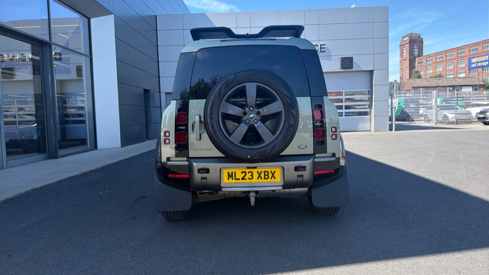 Land Rover Defender 3.0 D250 X-Dynamic HSE 110 5dr Auto Diesel Estate - Image 42