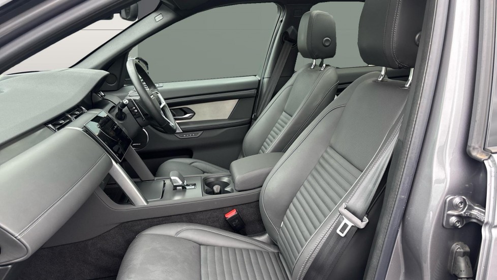 Land Rover Discovery Sport 2.0 D200 Dynamic HSE 5dr Auto [7 Seat] Diesel Station Wagon - Image 3