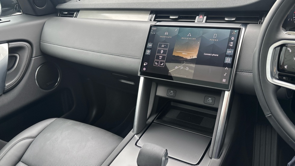 Land Rover Discovery Sport 2.0 D200 Dynamic HSE 5dr Auto [7 Seat] Diesel Station Wagon - Image 14