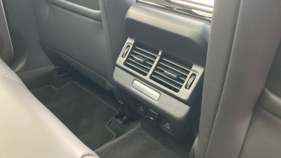 Land Rover Range Rover Evoque 2.0 D200 Autobiography 5dr Auto [Revised] Diesel Hatchback - Image 18