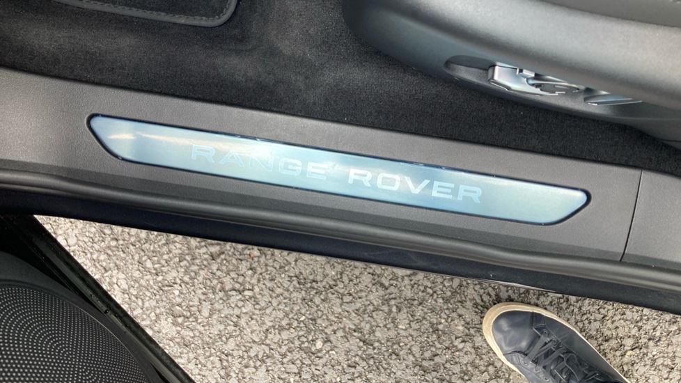 Land Rover Range Rover Evoque 2.0 D200 Autobiography 5dr Auto [Revised] Diesel Hatchback - Image 38