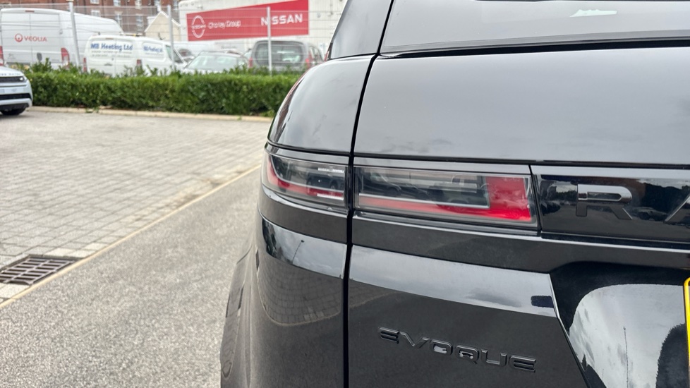 Land Rover Range Rover Evoque 2.0 D200 Dynamic SE 5dr Auto Diesel Hatchback - Image 19