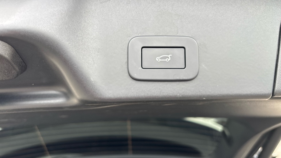 Land Rover Range Rover Evoque 2.0 D200 Dynamic SE 5dr Auto Diesel Hatchback - Image 30