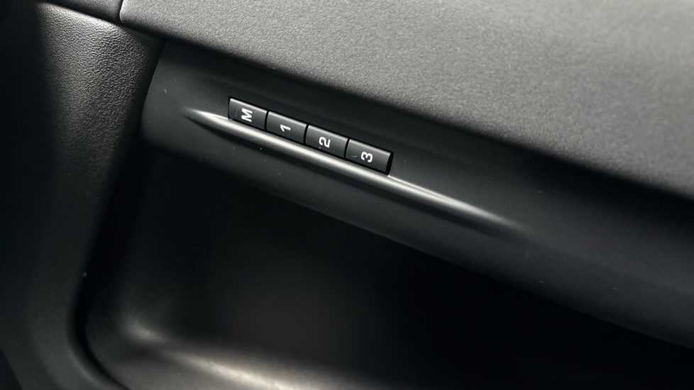 Land Rover Range Rover Evoque 2.0 D165 S 5dr Auto Diesel Hatchback - Image 32
