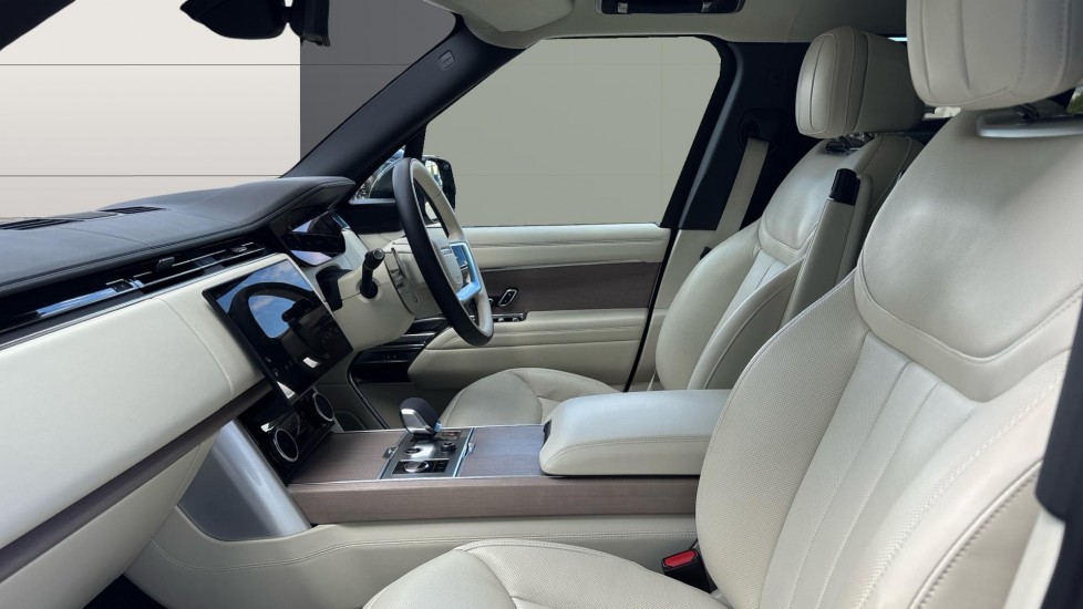 Land Rover Range Rover 3.0 D350 First Edition 4dr Auto Diesel Estate - Image 3