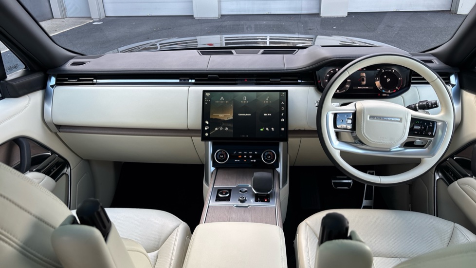 Land Rover Range Rover 3.0 D350 First Edition 4dr Auto Diesel Estate - Image 9