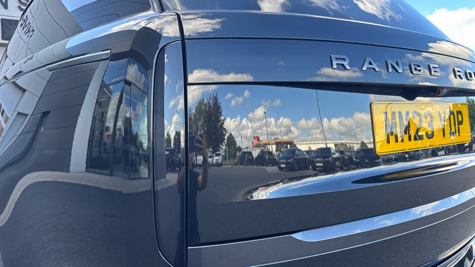 Land Rover Range Rover 3.0 D350 First Edition 4dr Auto Diesel Estate - Image 19