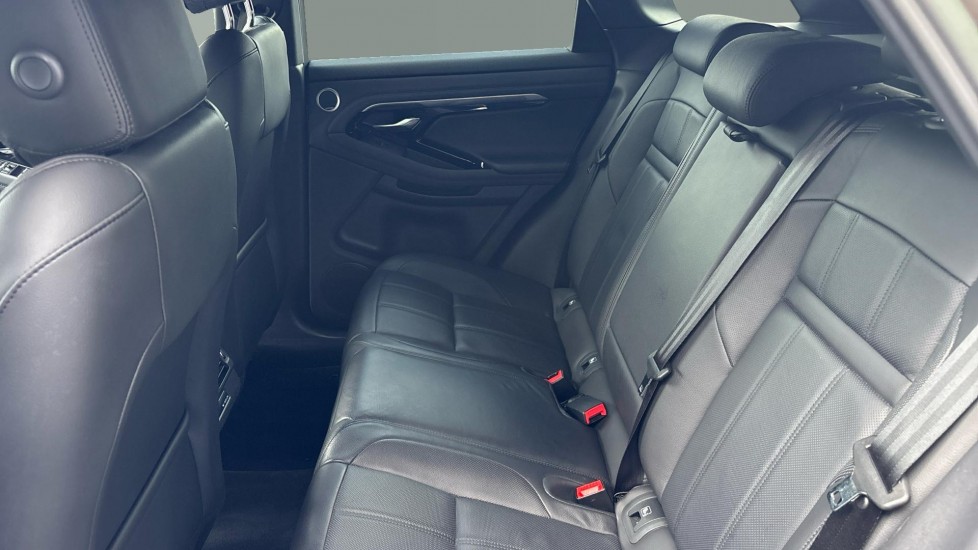 Land Rover Range Rover Evoque 1.5 P300e R-Dynamic SE 5dr Auto Hatchback - Image 4