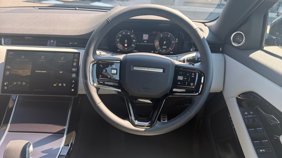 Land Rover Range Rover Evoque 2.0 D200 Dynamic SE 5dr Auto Diesel Hatchback - Image 15