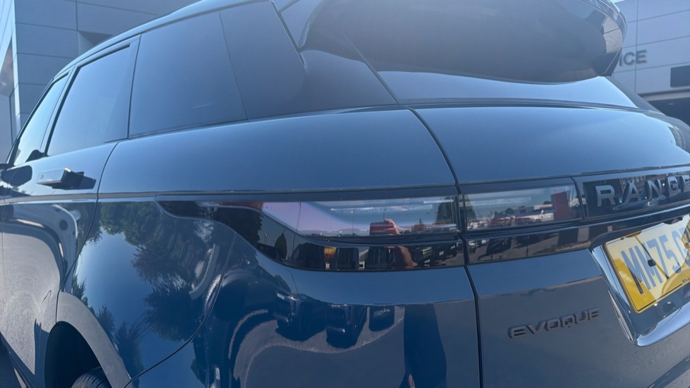 Land Rover Range Rover Evoque 2.0 D200 Dynamic SE 5dr Auto Diesel Hatchback - Image 19