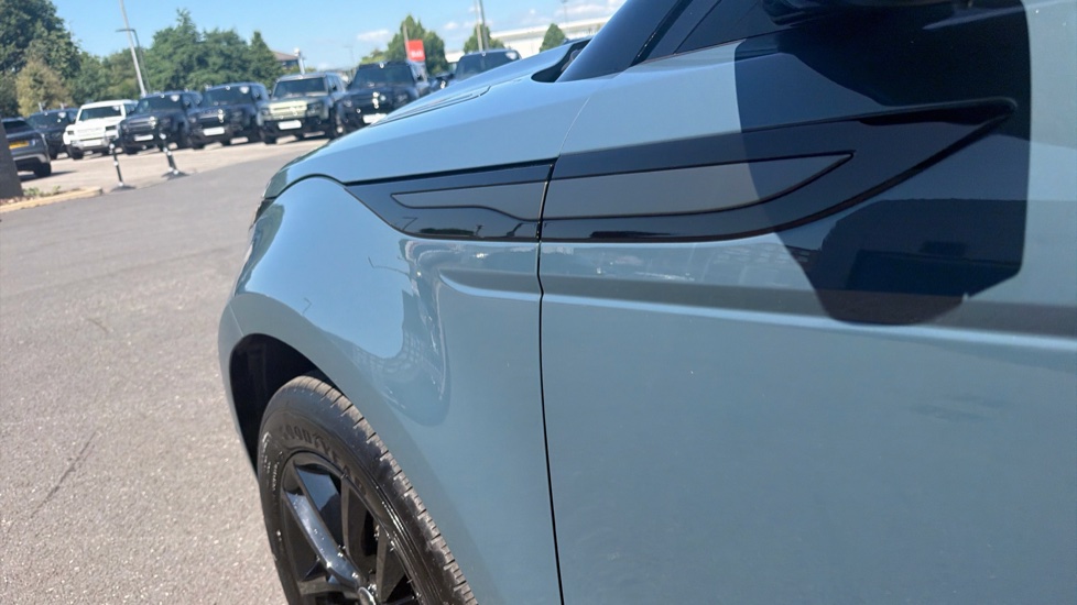 Land Rover Range Rover Evoque 2.0 D200 Dynamic SE 5dr Auto Diesel Hatchback - Image 20