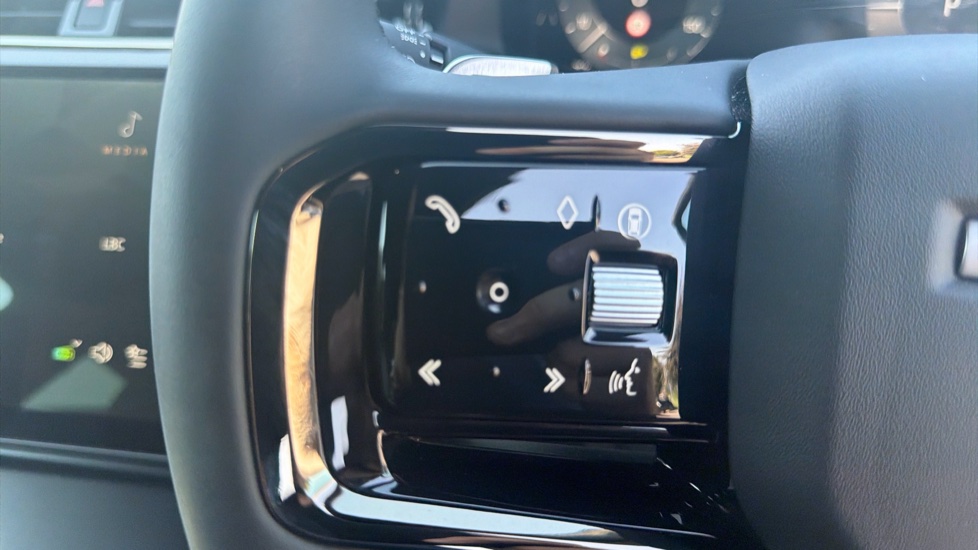 Land Rover Range Rover Evoque 2.0 D200 Dynamic SE 5dr Auto Diesel Hatchback - Image 29