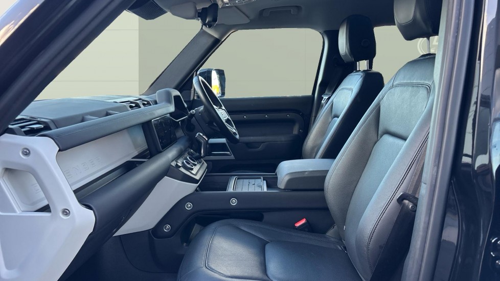 Land Rover Defender 3.0 D250 XS Edition 110 5dr Auto Diesel Estate - Image 3