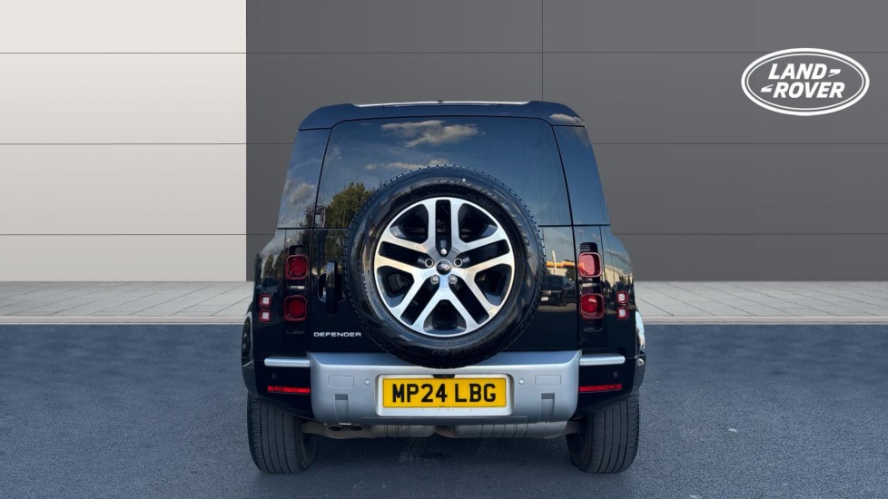 Land Rover Defender 3.0 D250 XS Edition 110 5dr Auto Diesel Estate - Image 6