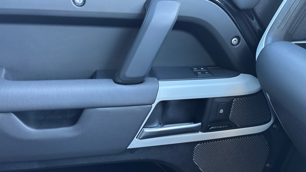 Land Rover Defender 3.0 D250 XS Edition 110 5dr Auto Diesel Estate - Image 29