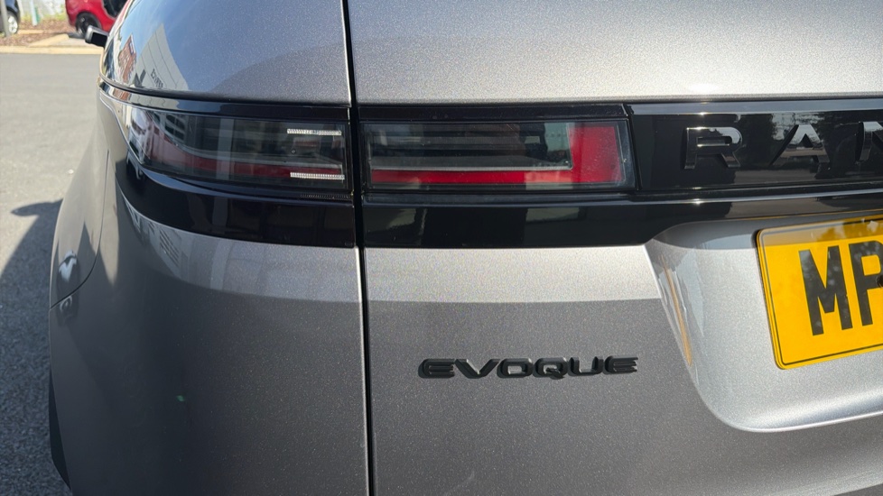 Land Rover Range Rover Evoque 2.0 D200 Dynamic SE 5dr Auto Diesel Hatchback - Image 19
