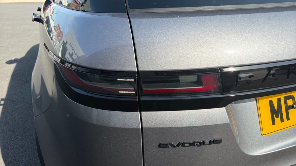 Land Rover Range Rover Evoque 2.0 D200 Dynamic SE 5dr Auto Diesel Hatchback - Image 38