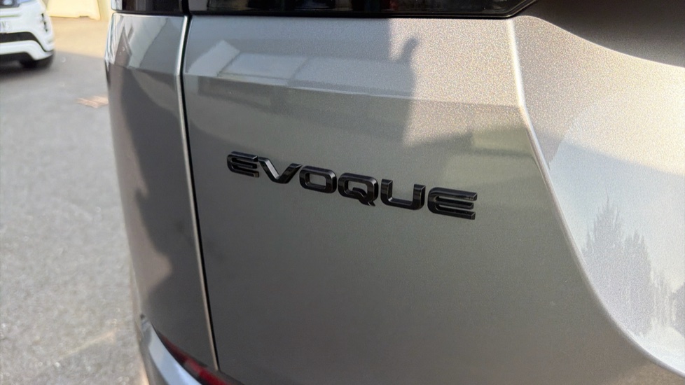 Land Rover Range Rover Evoque 2.0 D200 Dynamic SE 5dr Auto Diesel Hatchback - Image 42