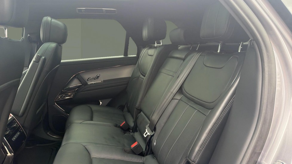 Land Rover Range Rover Sport 3.0 D300 Dynamic SE 5dr Auto Diesel Estate - Image 4