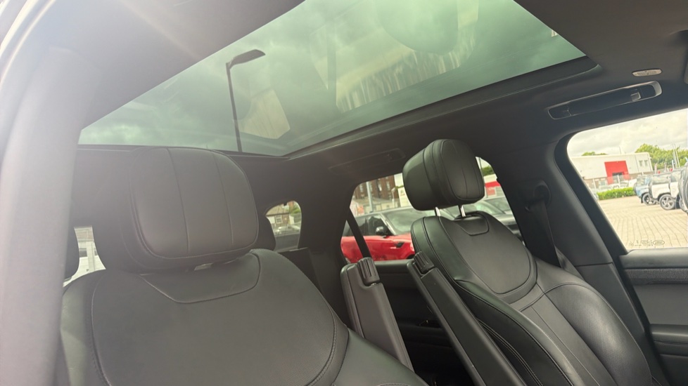 Land Rover Range Rover Sport 3.0 D300 Dynamic SE 5dr Auto Diesel Estate - Image 21